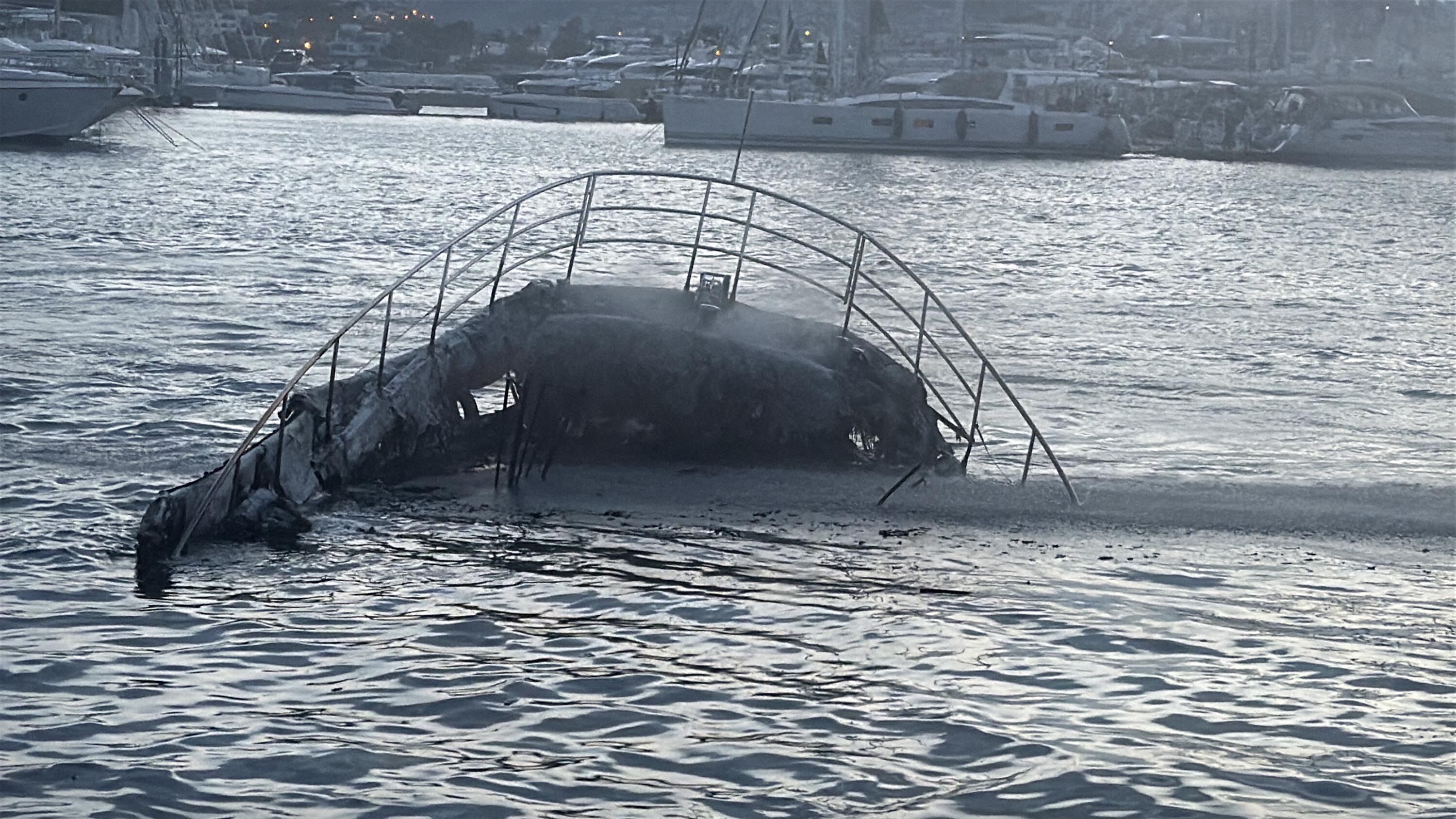 B O D R U M’ D A M A R I N A D A C I K A N Y A N G I N D A 8 M O T O 1222739 363567